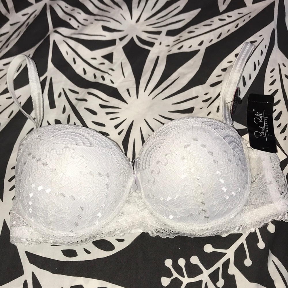 “Extreme push up” bra
